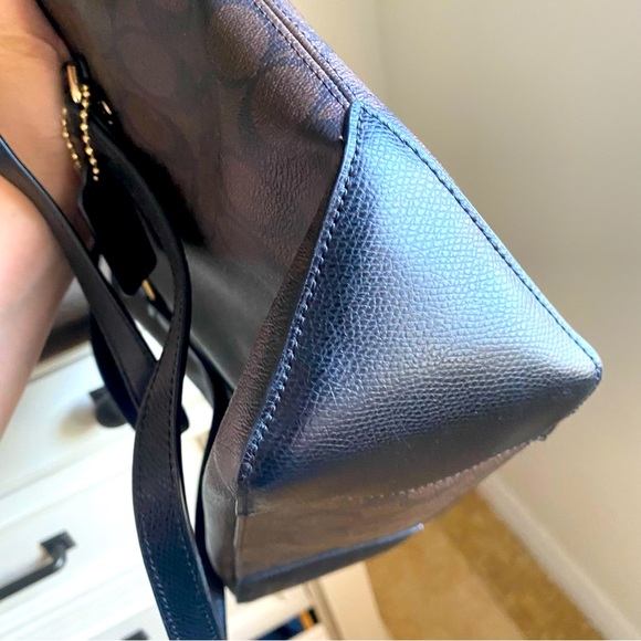 Coach Tote - Picture 2 of 8